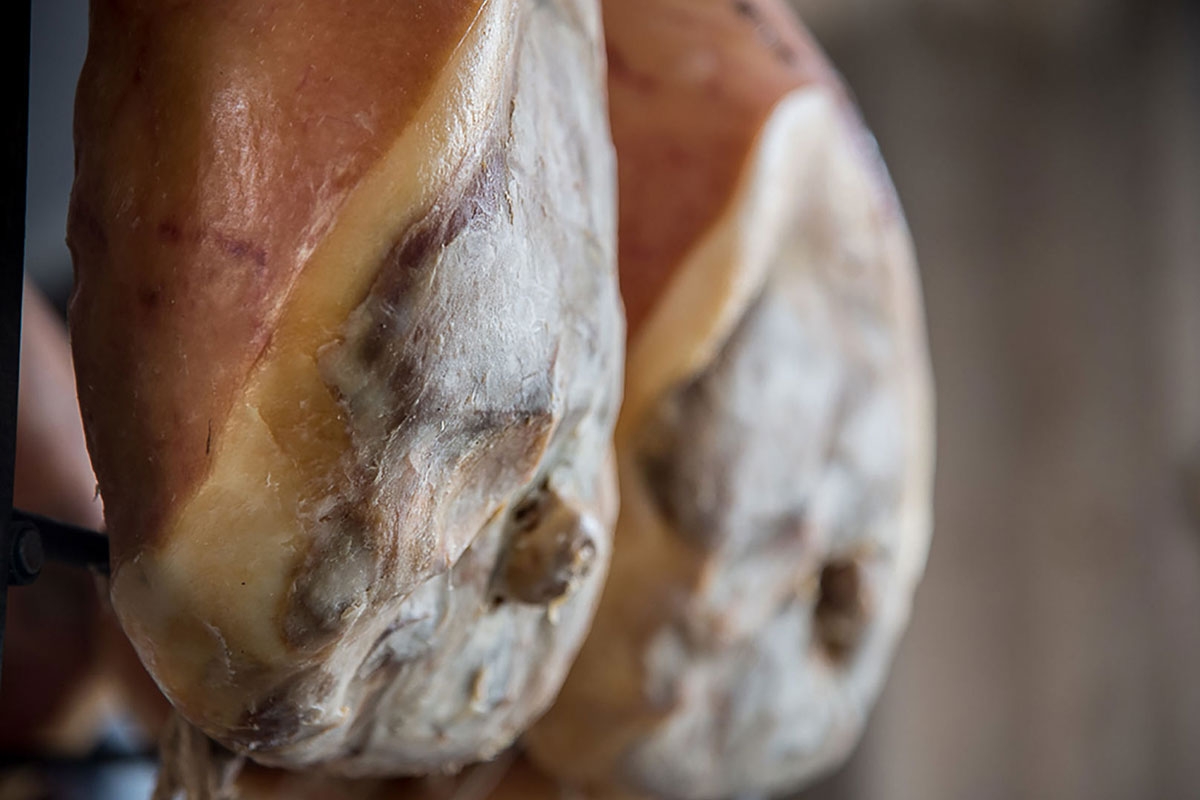 Prosciutto di Parma: come si crea una DOP